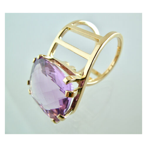 Dorothy Erickson: Amethyst Expectation: Homage to  Klimt. 18ct gold pale facetted cushion amethyst.