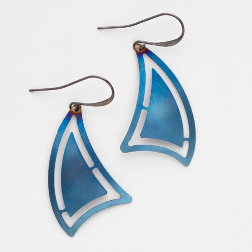 Dorothy Erickson: Regatta earrings I – Hesperia Collection, 2023. Dorothy Erickson ~ Hesperia: Più di Cinquante – Celebrating 50+ years of making jewellery. 03 - 25 February 2024. Artsite Contemporary Sydney Australia.